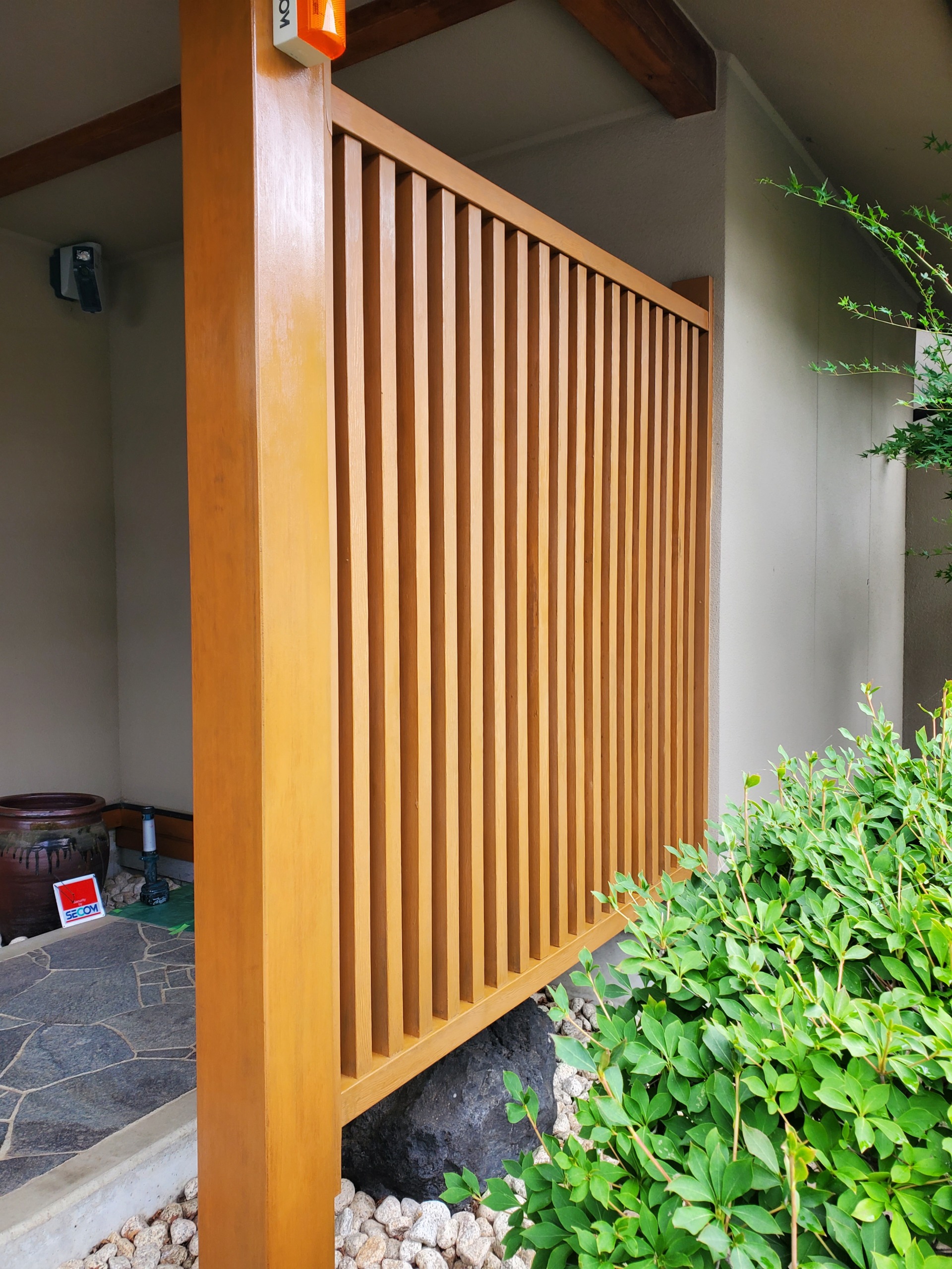 玄関廻り　木部